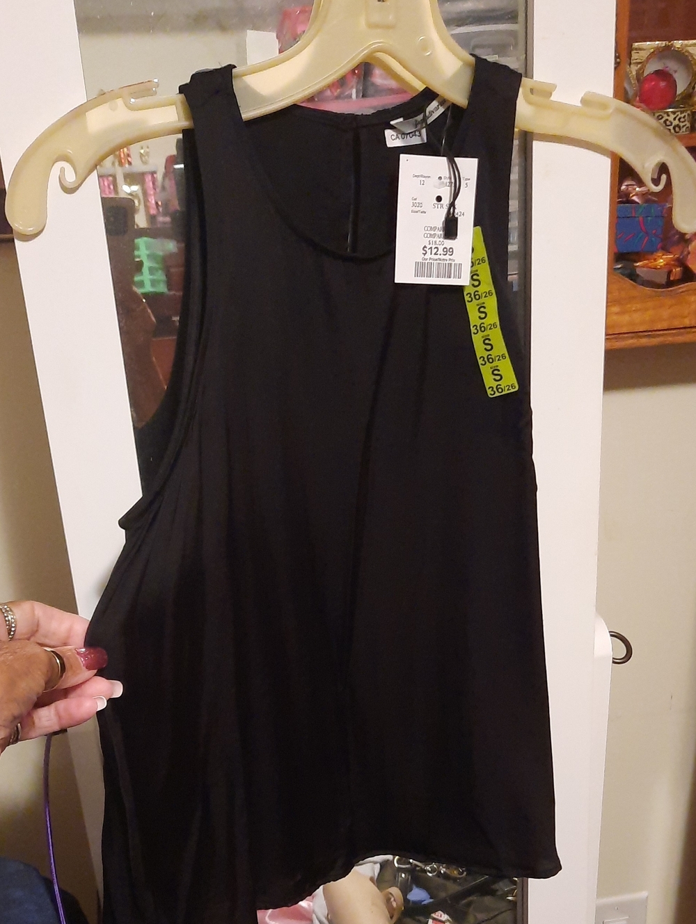 NWT Black Sleeveless Women's Tank Top - Classic Casual Flowing Silk Like SZ Sml